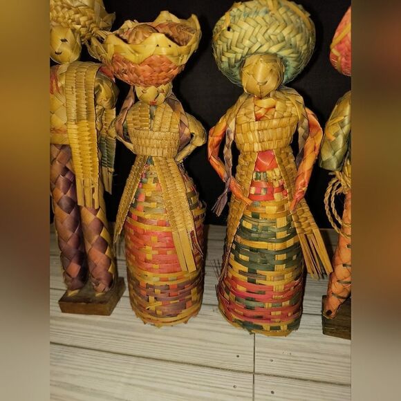 Vintage Woven Figurine Family Set Of 5 Cowboy Villagers In Sombrero Basket Weave - Picture 6 of 12